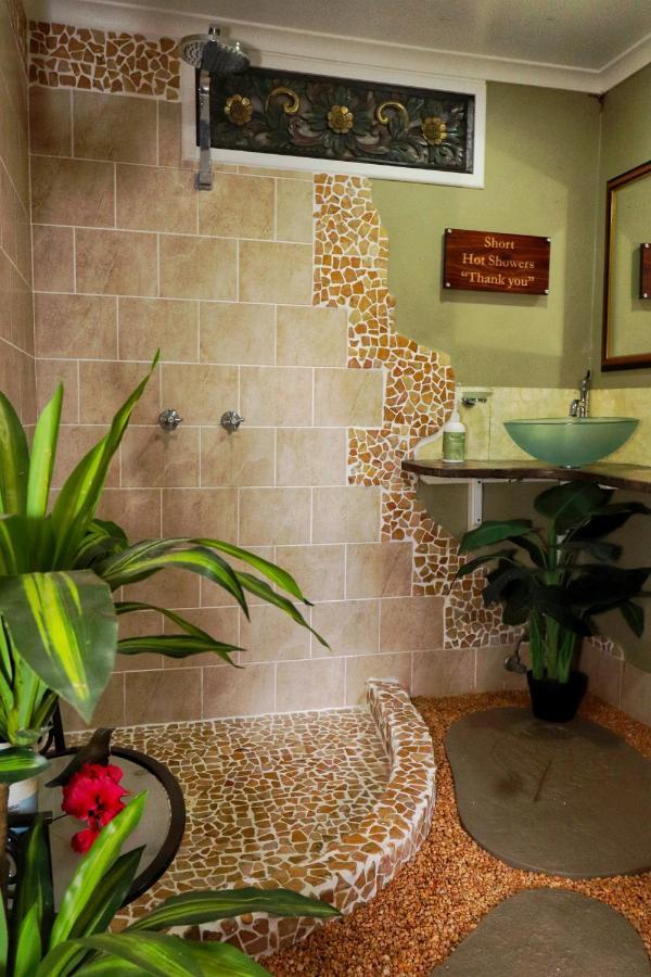 Whitsundays Bnb Retreat Airlie Beach Exteriör bild