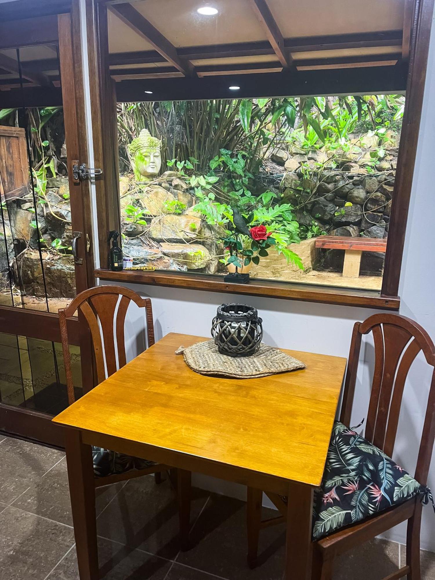 Whitsundays Bnb Retreat Airlie Beach Exteriör bild